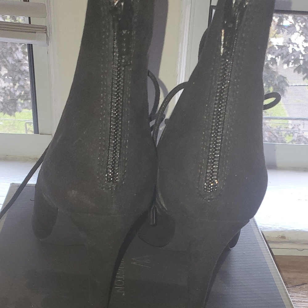 Shoe - Picture 2 of 6